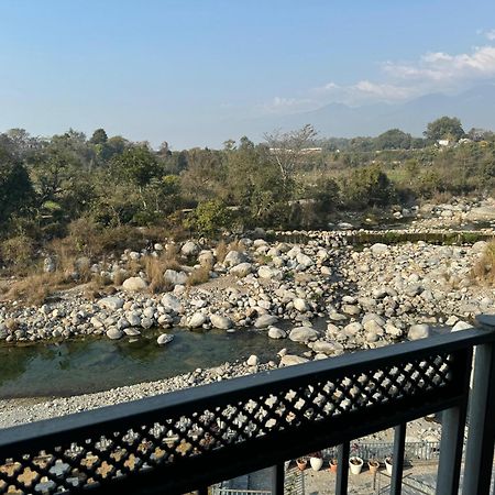 Hotel River Retreat คางกรา ภายนอก รูปภาพ