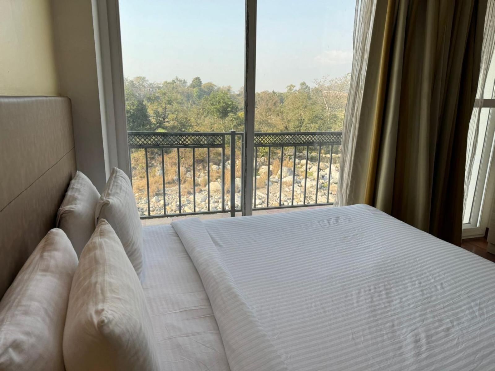 Hotel River Retreat คางกรา ภายนอก รูปภาพ