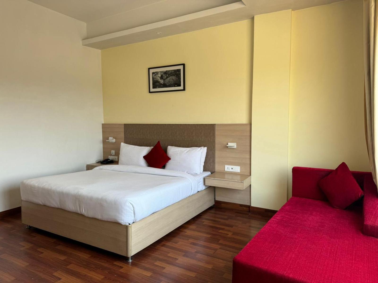 Hotel River Retreat คางกรา ภายนอก รูปภาพ