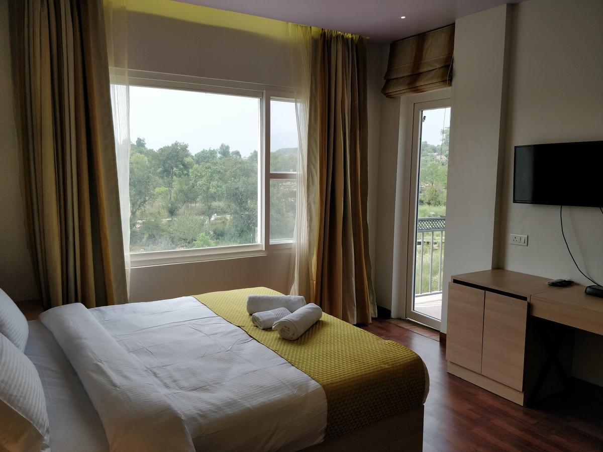 Hotel River Retreat คางกรา ภายนอก รูปภาพ
