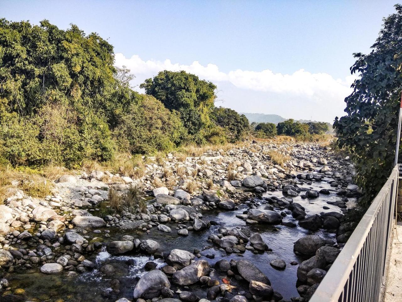 Hotel River Retreat คางกรา ภายนอก รูปภาพ