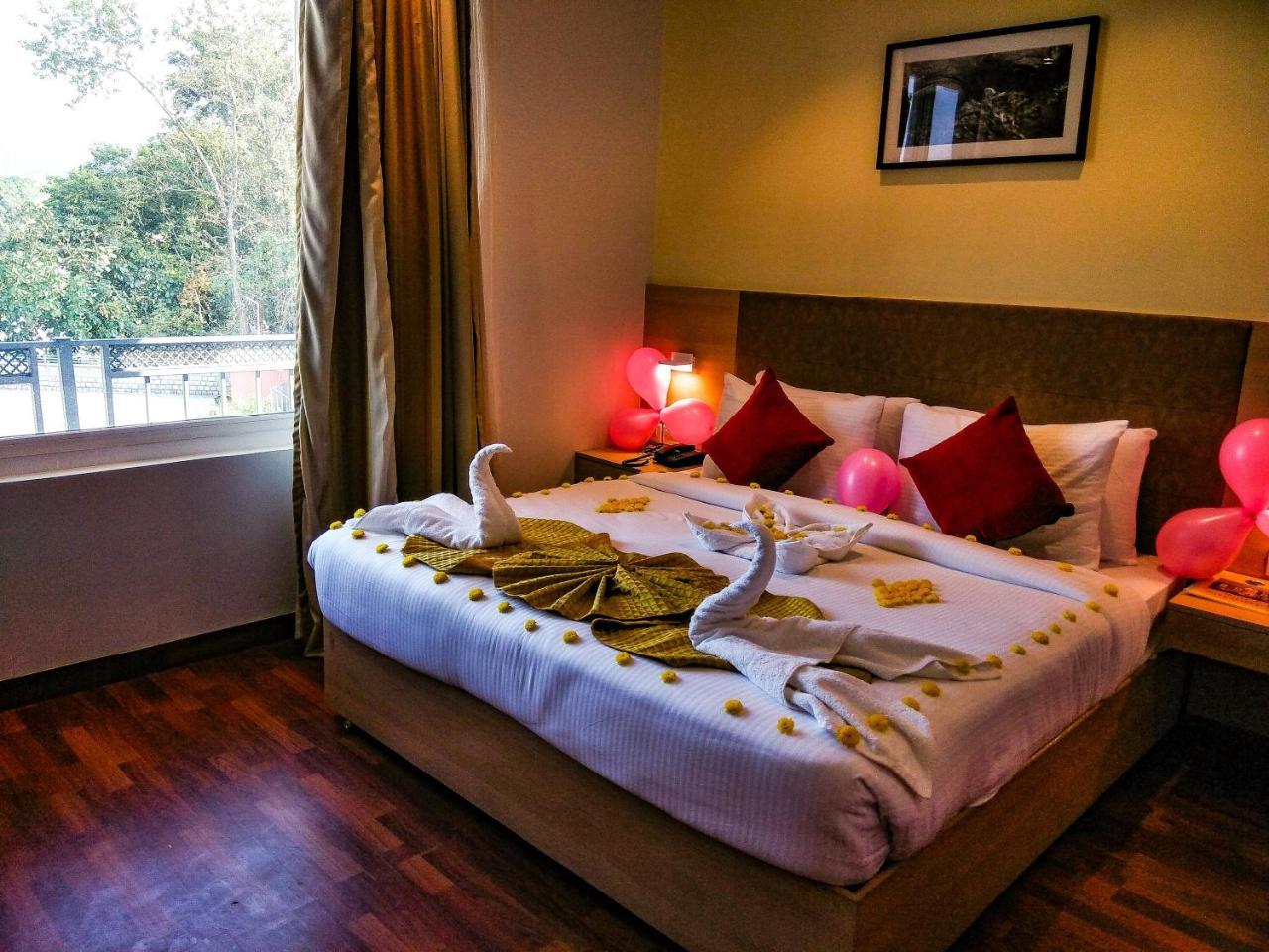Hotel River Retreat คางกรา ภายนอก รูปภาพ