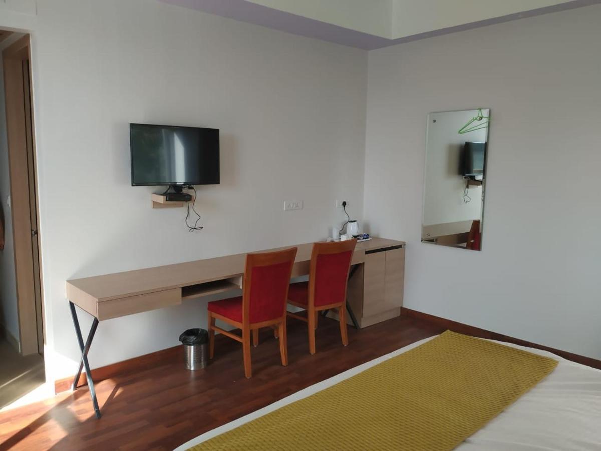 Hotel River Retreat คางกรา ภายนอก รูปภาพ